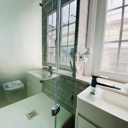 Gloria 10 Deluxe Bed & Breakfast Lisbon